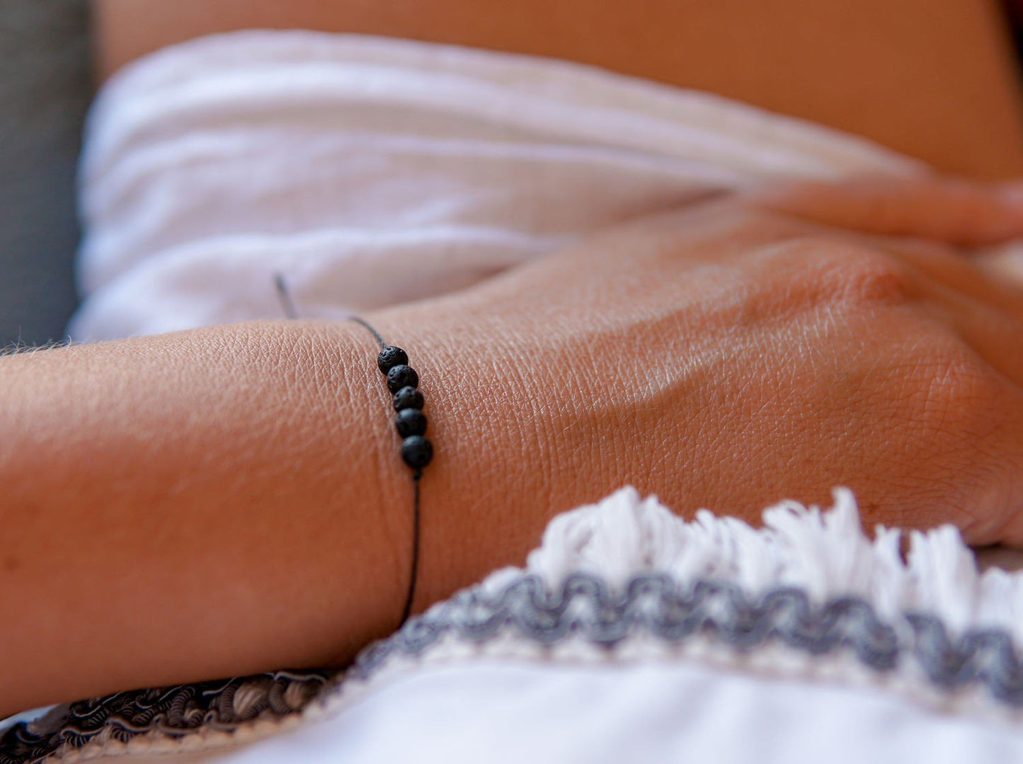 Bracelet en pierre volcanique 4mm - artizant.com