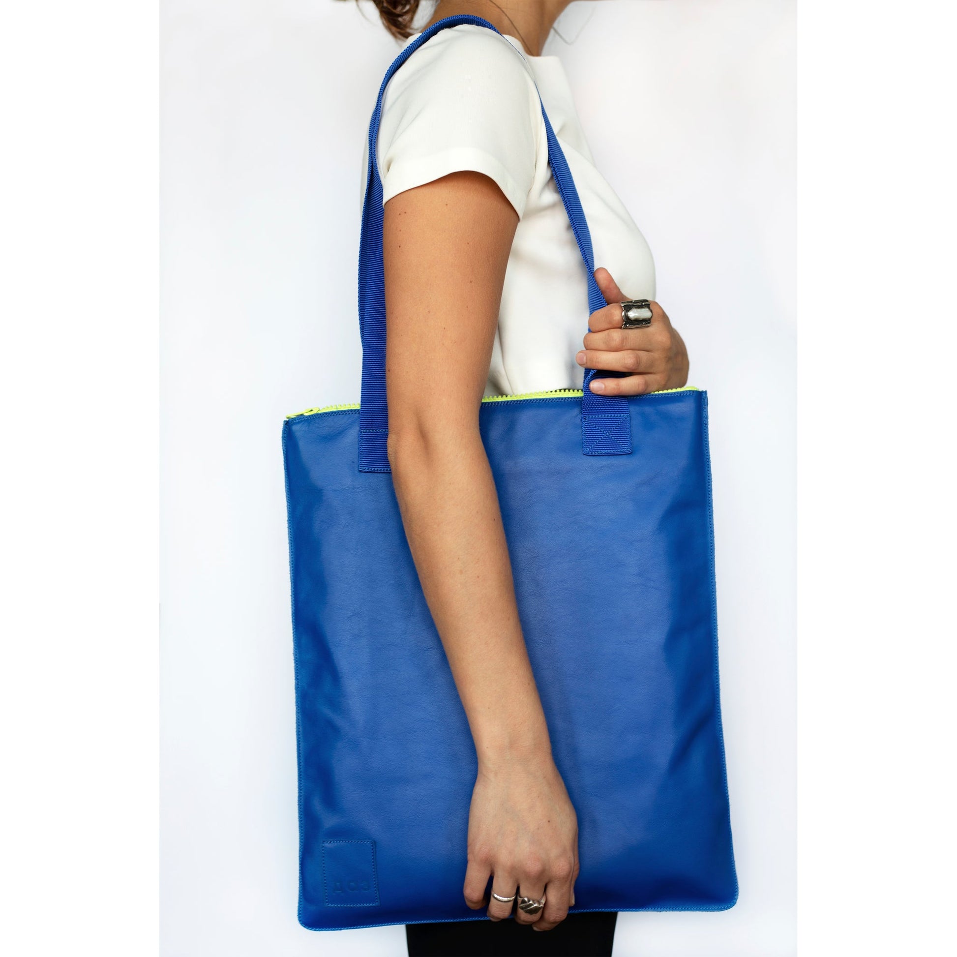 Sac fourre - tout unique fait à la main - bleu - artizant.com
