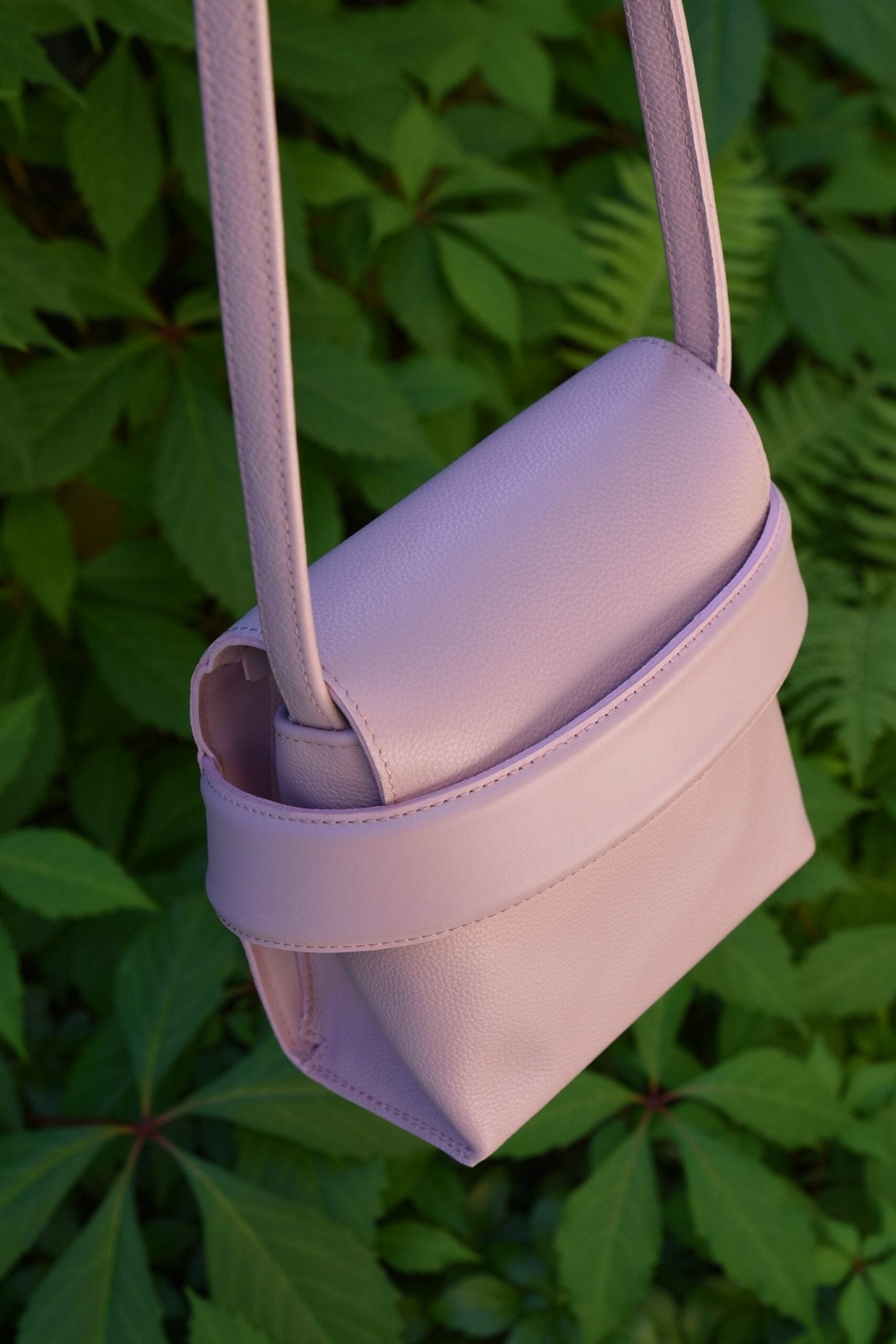 Sac à bandoulière fait à la main Luce - Lilac - artizant.com